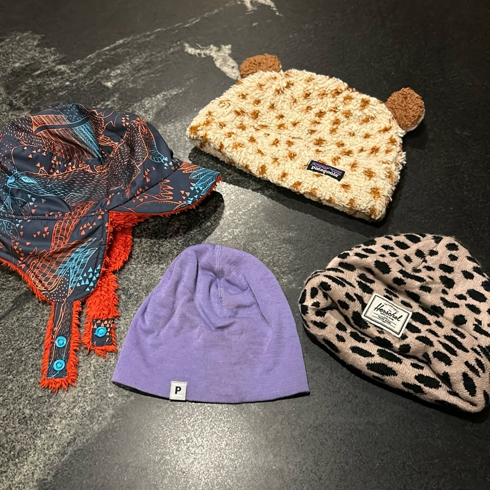 Set 4 toddler winter hats
